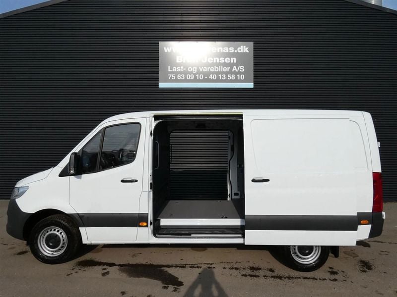Hvid Ny 2024 Mercedes Sprinter Van | 395.000 kr. - Billede 1/4
