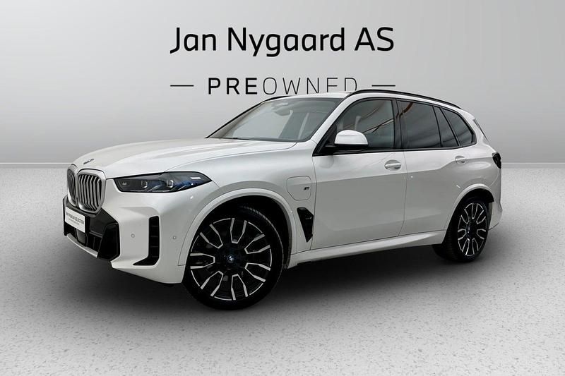 Hvidmetal Brugt 2023 BMW X5 M Sport SUV | 1.099.000 kr. (Fair pris) - Billede 1/3