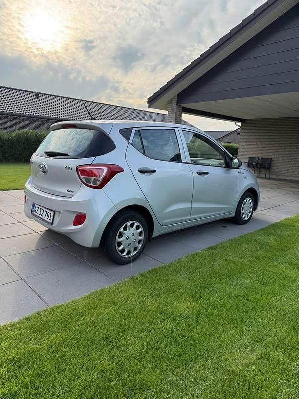 Brugt Hyundai i10 Eco 65 HK (47 kW) 2014 Grå Hatchback