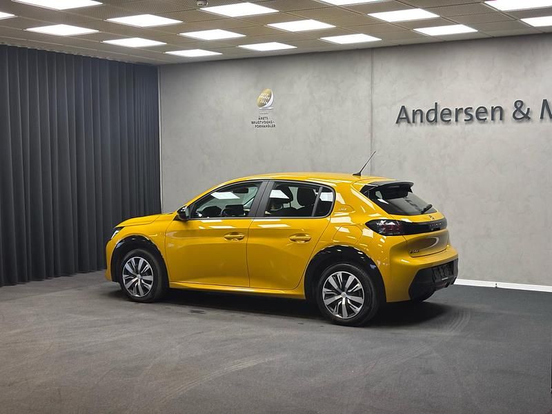 Brugt Peugeot e-208 100 kW (136 HK) 2023 Gul Hatchback