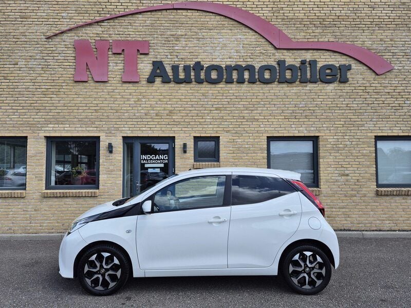 Hvid Brugt 2018 Toyota Aygo Hatchback | 74.900 kr. (Fair pris) - Billede 1/4