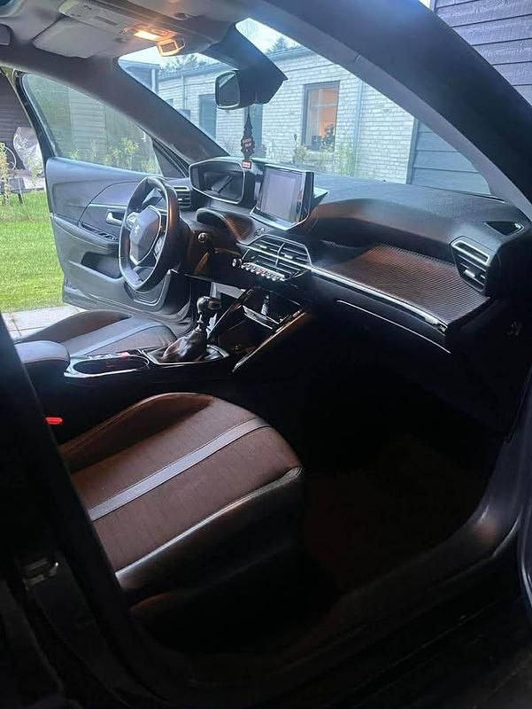 Brugt Peugeot 208 Allure Sky 100 HK (73 kW) 2020 Sort Hatchback