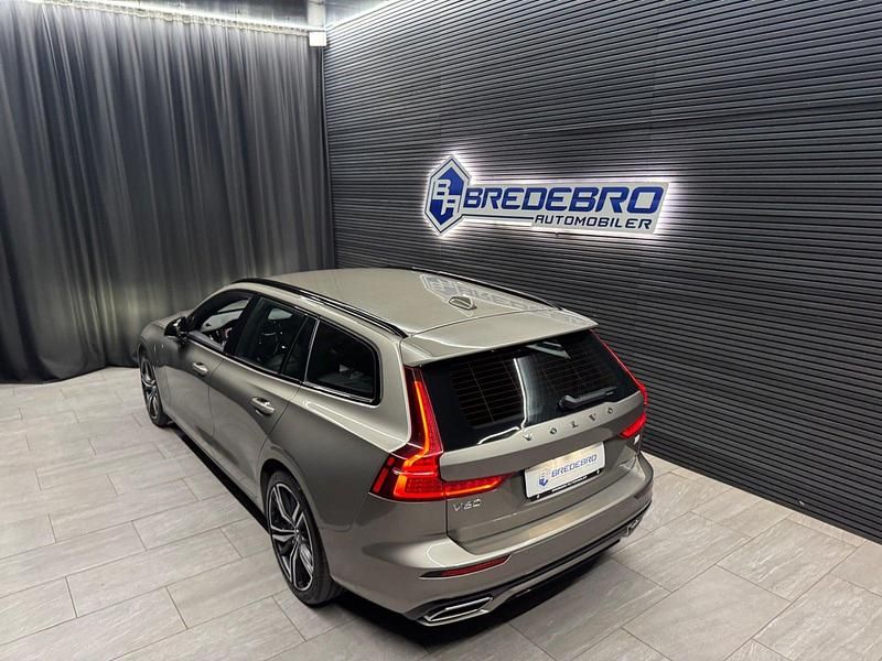 Brugt Volvo V60 R-Design 340 HK (250 kW) 2021 Gråmetal Stationcar