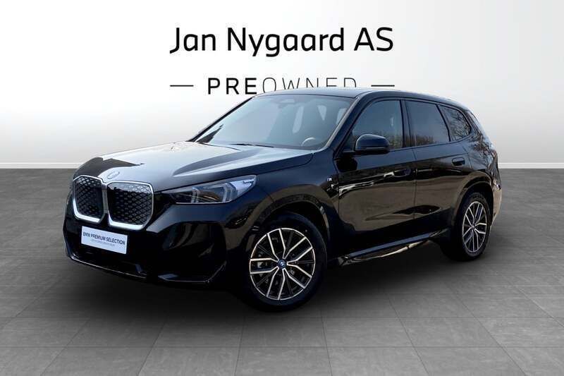 Sortmetal Brugt 2025 BMW iX1 M Sport SUV | 399.000 kr. - Billede 1/3
