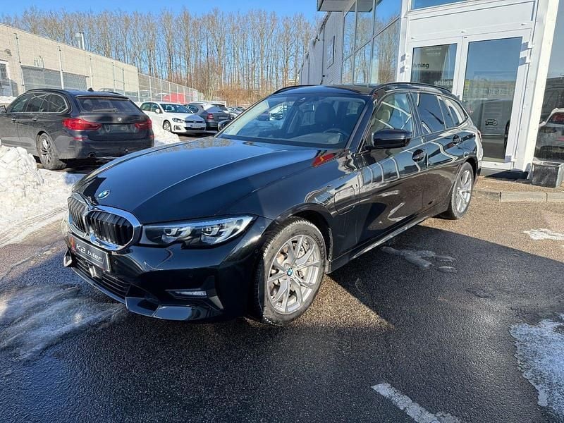 Brugt BMW 330e Sport Line 292 HK (214 kW) 2021 Sortmetal Stationcar
