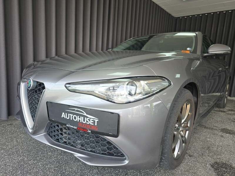 Koksmetal Brugt 2019 Alfa Romeo Giulia Sedan | 244.900 kr. - Billede 1/4