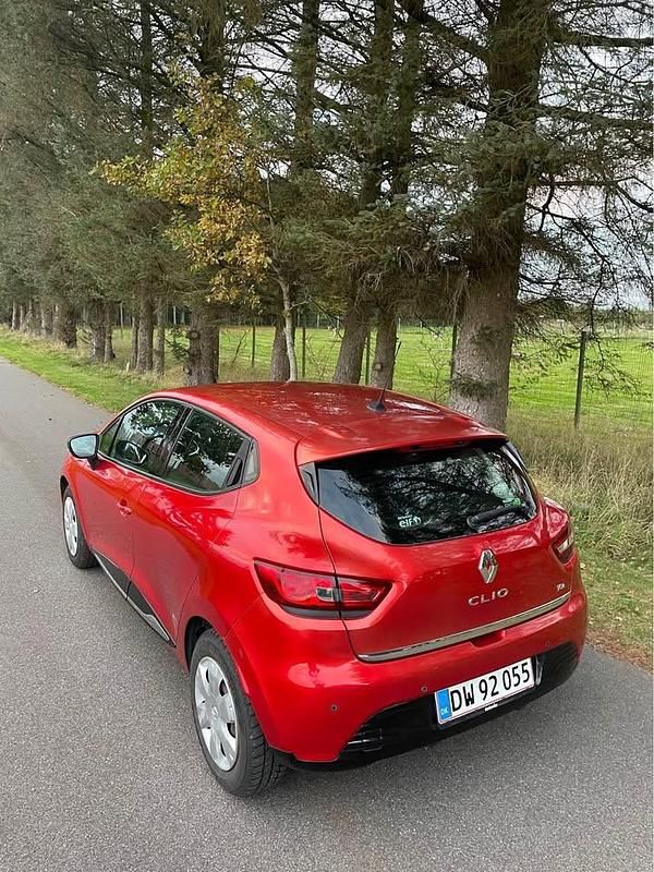 Brugt Renault Clio IV 90 HK (66 kW) 2013 Rød Hatchback