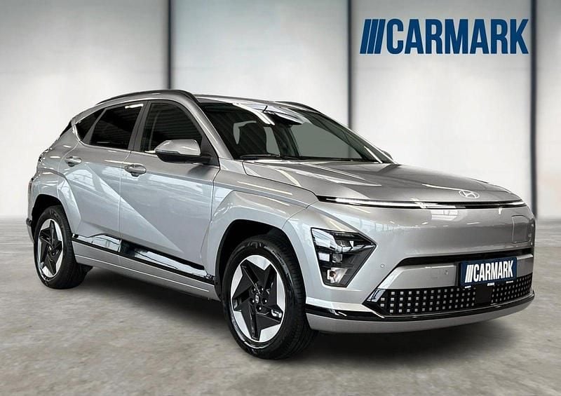 Sølvmetal Ny 2025 Hyundai Kona Essential SUV | 234.900 kr. (God pris) - Billede 1/4