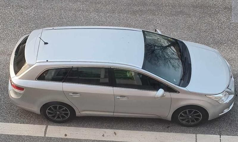 Silver Brugt 2010 Toyota Avensis T1 Hatchback | 56.000 kr. - Billede 1/7