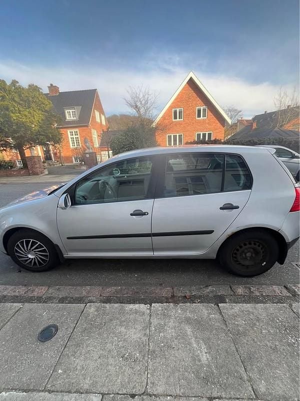 Brugt VW Golf V 105 HK (77 kW) 2005 Hatchback
