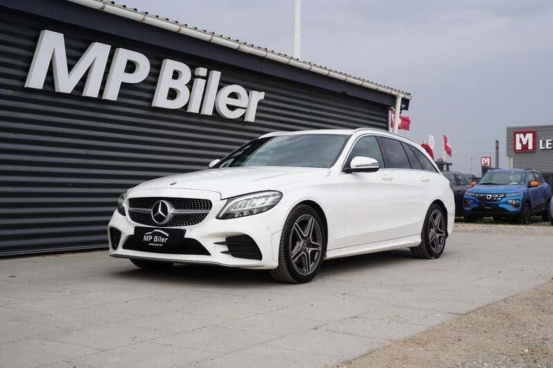 Hvid Brugt 2019 Mercedes C220 AMG line Stationcar | 279.900 kr. (Fair pris) - Billede 1/4