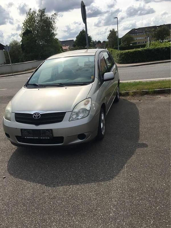 Brugt Toyota Corolla Verso 135 HK (99 kW) 2002 MPV
