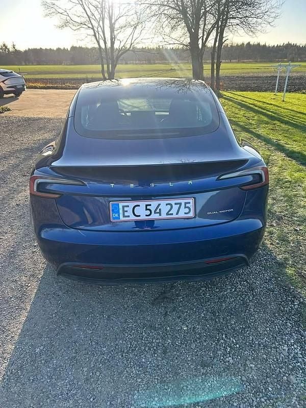 Brugt Tesla Model 3 366 kW (498 HK) 2024 Blå Sedan