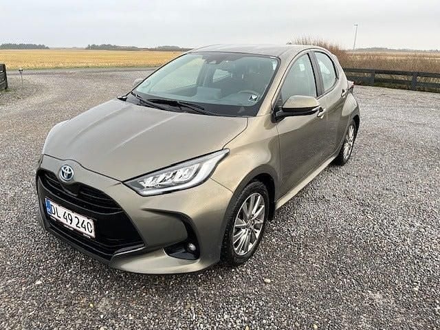Brugt 2022 Toyota Yaris Hybrid Active Hatchback | 184.900 kr. (Fair pris) - Billede 1/4