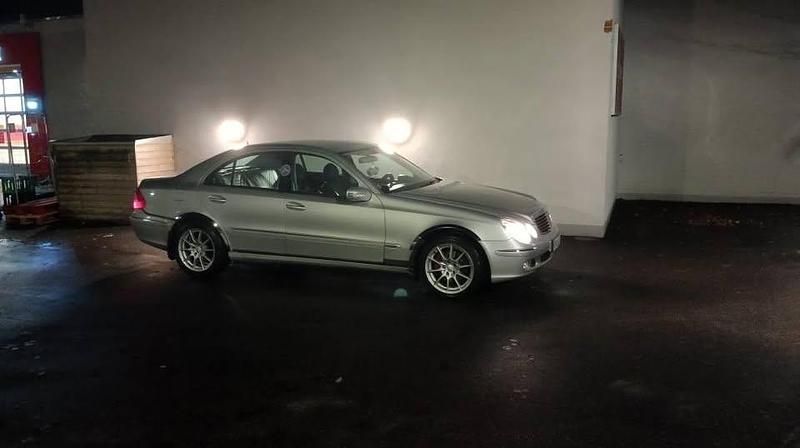 Brugt Mercedes E270 200 HK (147 kW) 2002