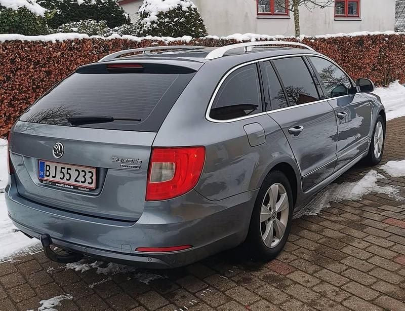 Brugt Skoda Superb Elegance 105 HK (77 kW) 2012 Grå Stationcar