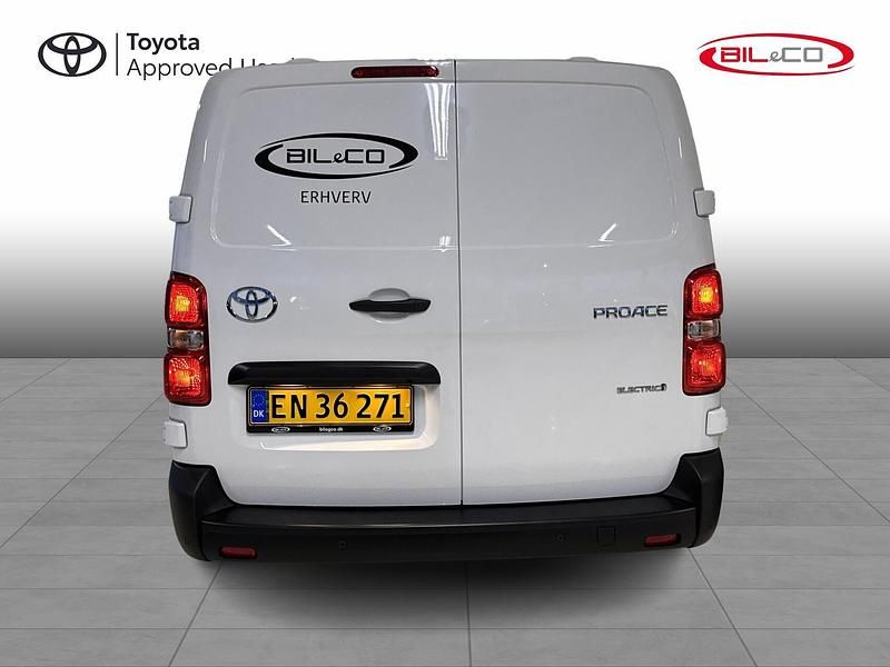 Ny Toyota Proace Comfort 100 kW (136 HK) 2025 Epr  icy white MPV