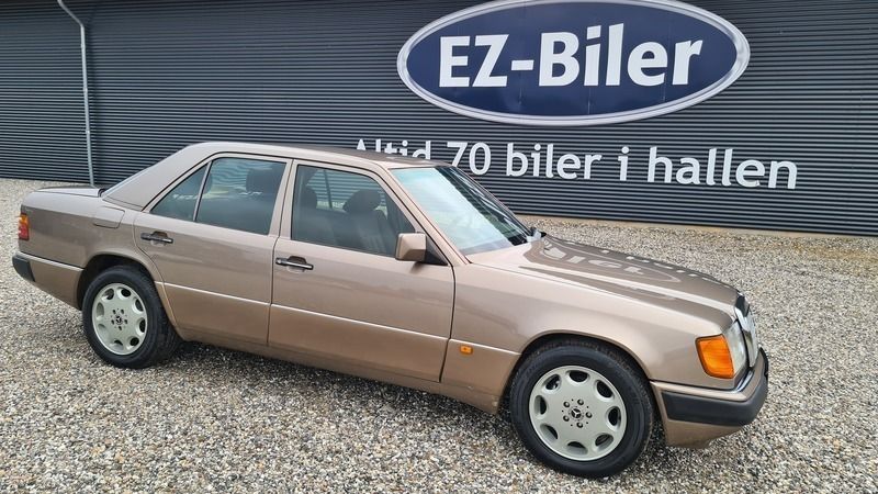 Brun Brugt 1991 Mercedes E300 | 119.900 kr. - Billede 1/4
