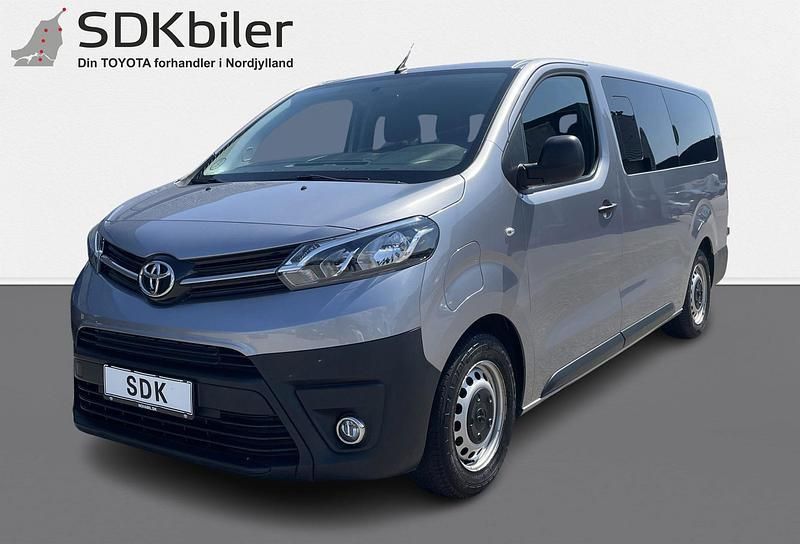 Grey cloud Brugt 2023 Toyota Proace Verso Stationcar | 274.900 kr. (Fair pris) - Billede 1/4