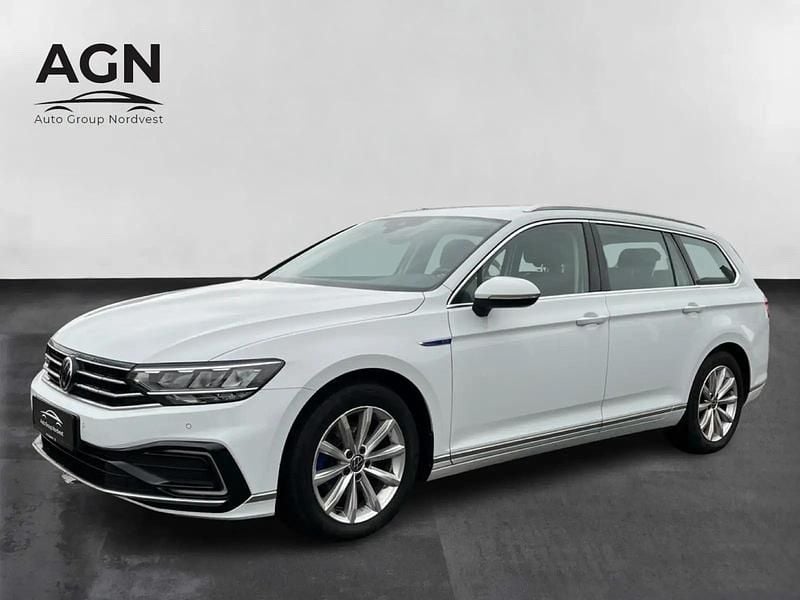 Hvid Brugt 2022 VW Passat GTE Sedan | 219.900 kr. (Fair pris) - Billede 1/4