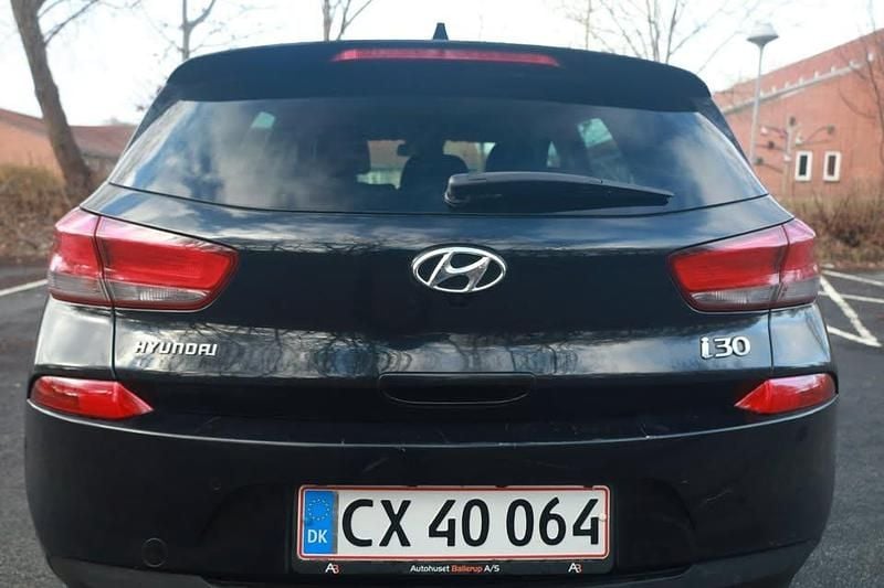 Brugt Hyundai i30 Premium 120 HK (88 kW) 2017 Sort Hatchback