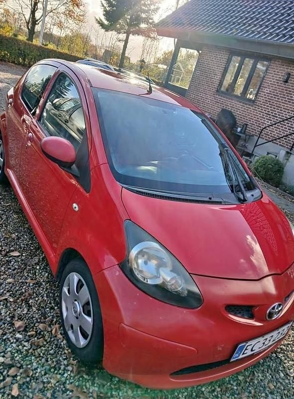 Rød Brugt 2007 Toyota Aygo Hatchback | 17.000 kr. (Super pris) - Billede 1/4