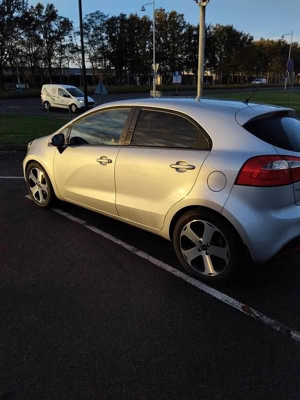 Brugt Kia Rio Exclusive 84 HK (61 kW) 2013 Grå MPV