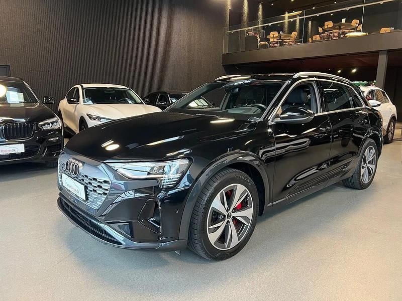 Sortmetal Brugt 2024 Audi Q8 e-tron Advanced SUV | 579.990 kr. (Fair pris) - Billede 1/4