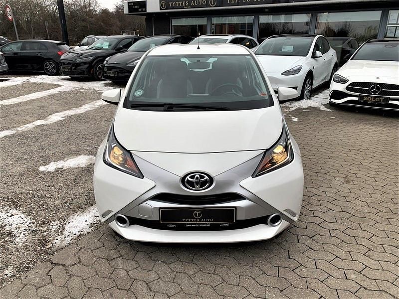 Brugt Toyota Aygo Touch 69 HK (50 kW) 2017 Hvidmetal Hatchback