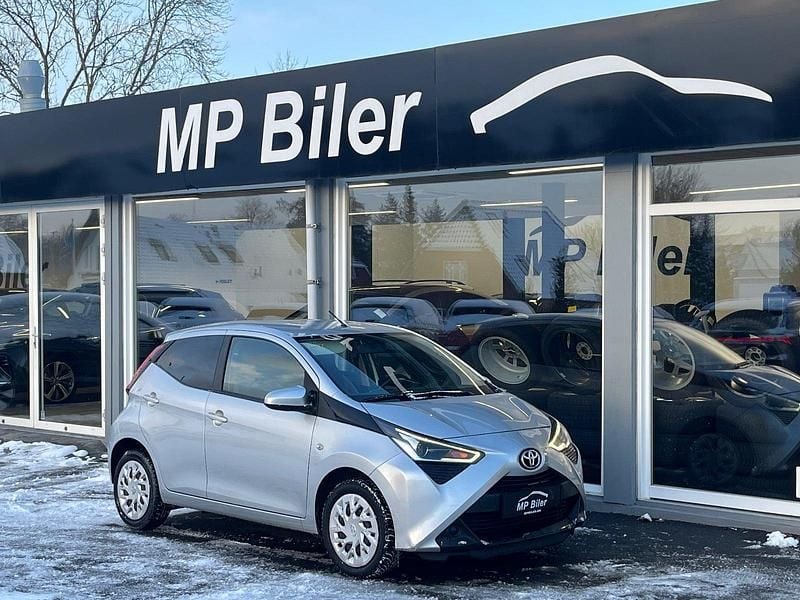 Sølvmetal Brugt 2020 Toyota Aygo X-clusiv Hatchback | 73.900 kr. (God pris) - Billede 1/4