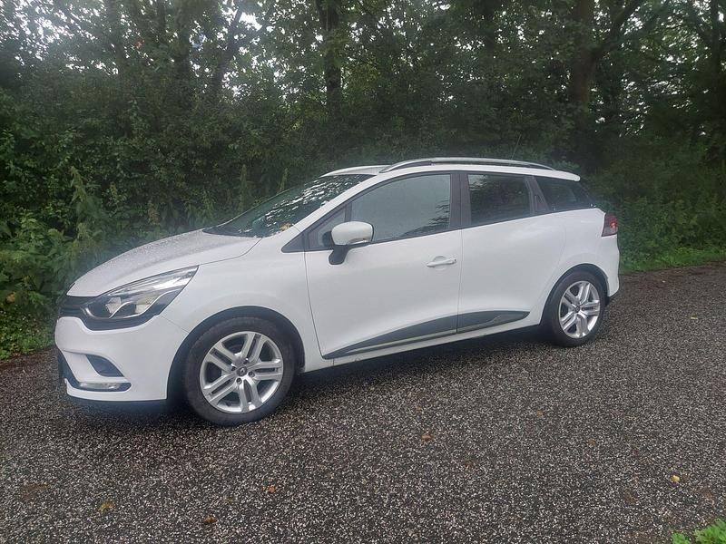Farve: hvid Brugt 2016 Renault Clio GrandTour Zen Stationcar | 63.900 kr. (Fair pris) - Billede 1/4