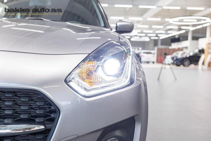 Brugt Suzuki Swift Action 83 HK (61 kW) 2023 Sølvmetal Hatchback