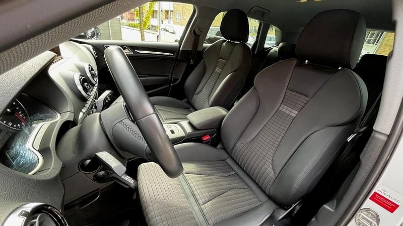 Hvid Brugt 2019 Audi A3 Sportback S-Line Hatchback | 169.995 kr. (God pris) - Billede 1/8