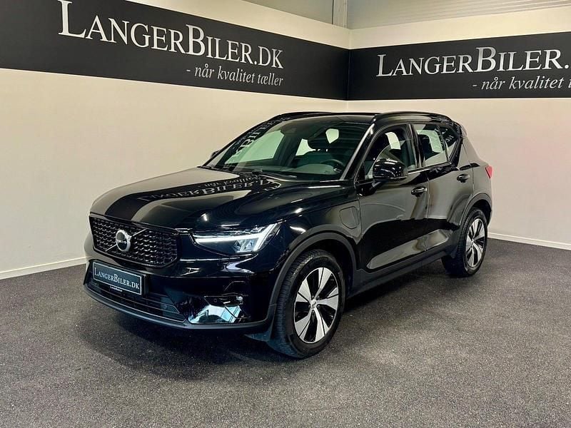 Sortmetal Brugt 2023 Volvo XC40 Core SUV | 329.500 kr. (Fair pris) - Billede 1/4