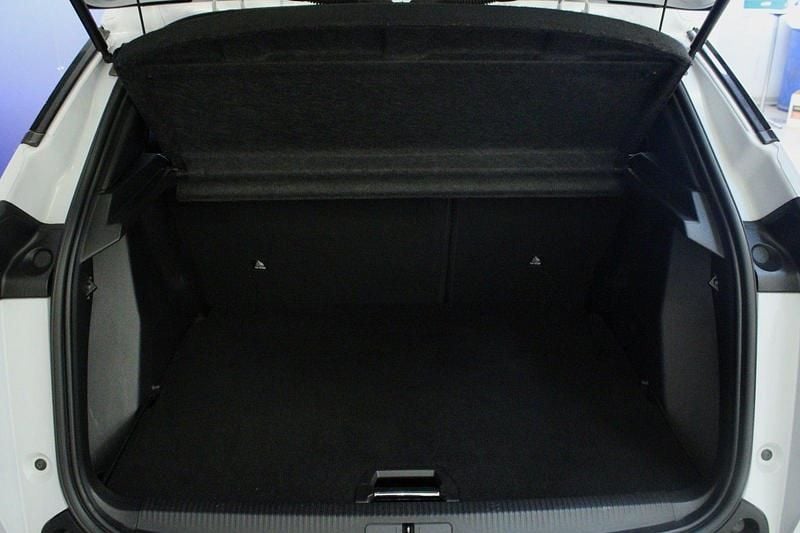 Brugt Peugeot 2008 Allure 130 HK (95 kW) 2023 Hvidmetal SUV