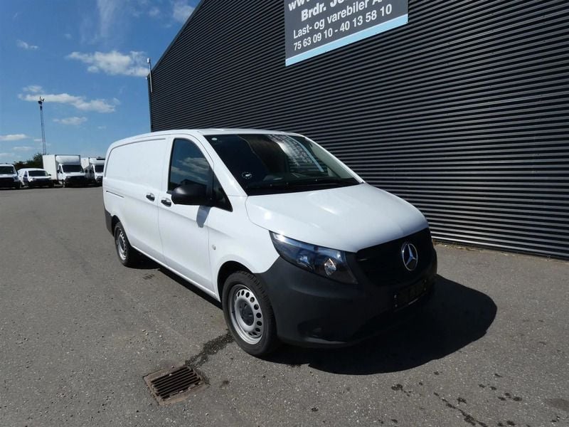 Hvid Brugt 2023 Mercedes Vito MPV | 269.800 kr. - Billede 1/4