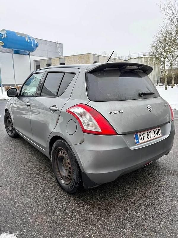 Grå Brugt 2013 Suzuki Swift Hatchback | 40.995 kr. (Fair pris) - Billede 1/4