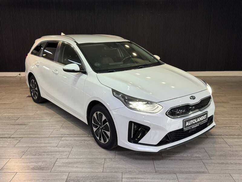 Hvid Brugt 2020 Kia Ceed Sportswagon Plus Stationcar | 159.800 kr. (Fair pris) - Billede 1/4