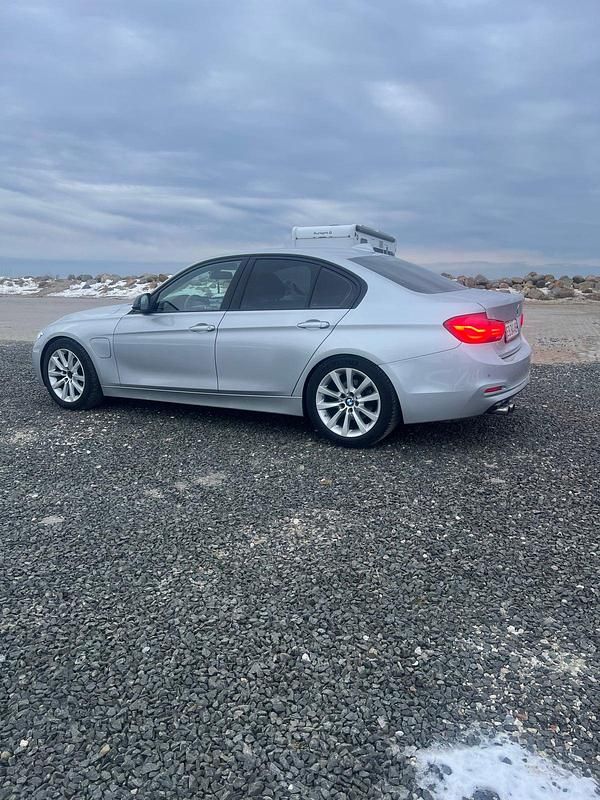 Brugt BMW 330e iPerformance 252 HK (185 kW) 2016 Sølvmetal Sedan