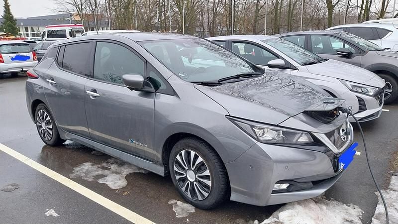 Brugt Nissan Leaf Tekna 110 kW (150 HK) 2018 Sølvgrå Hatchback