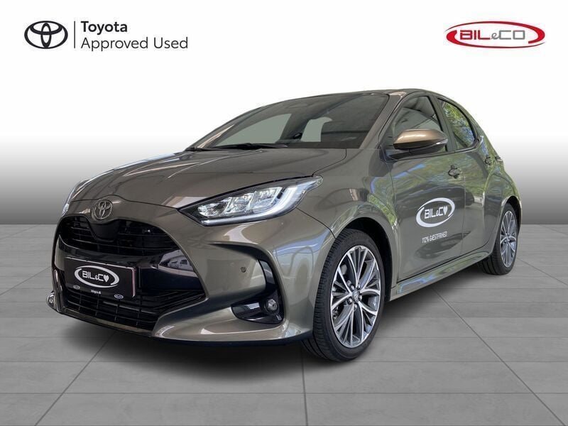Oxide bronze Brugt 2024 Toyota Yaris Hybrid Executive Hatchback | 310.980 kr. - Billede 1/4