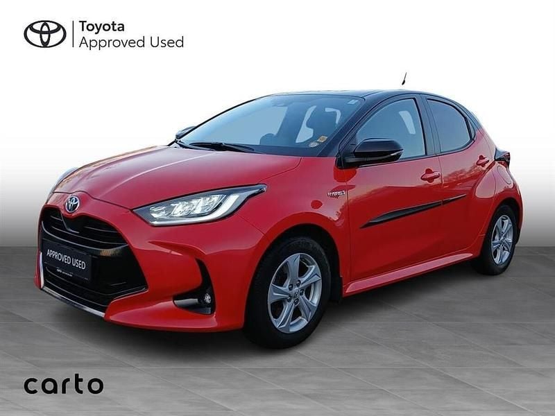 Rød/sort Brugt 2021 Toyota Yaris Hybrid Edition Hatchback | 179.900 kr. (God pris) - Billede 1/3