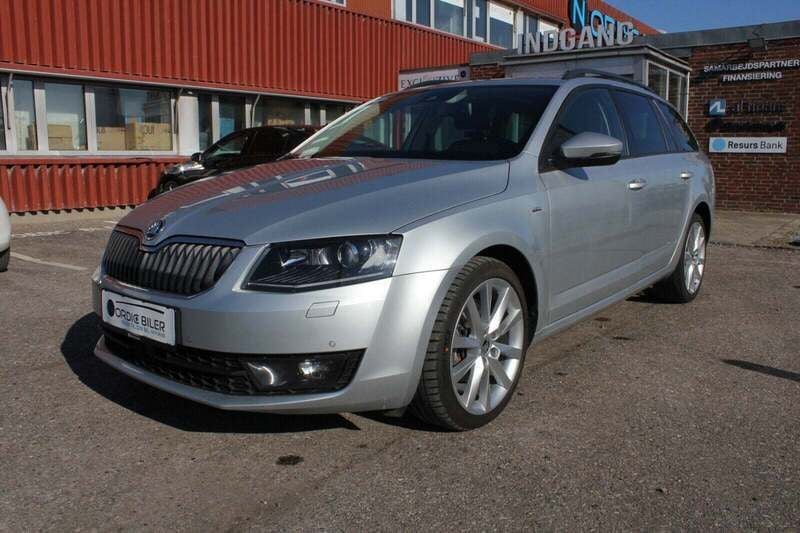 Sølvmetal Brugt 2017 Skoda Octavia Joy Stationcar | 219.800 kr. - Billede 1/3