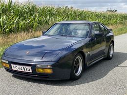 Porsche 944