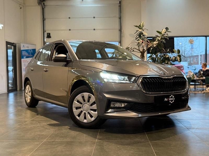 Sølvmetal Brugt 2024 Skoda Fabia Selection Hatchback | 214.799 kr. (Dyr) - Billede 1/4