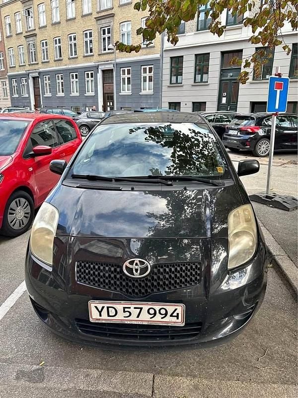 Brugt 2006 Toyota Yaris Hatchback | 28.900 kr. (Dyr) - Billede 1/4