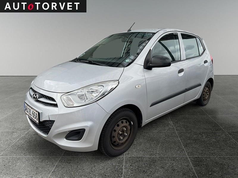 Sølvmetal Brugt 2013 Hyundai i10 Classic Hatchback | 24.700 kr. (God pris) - Billede 1/4