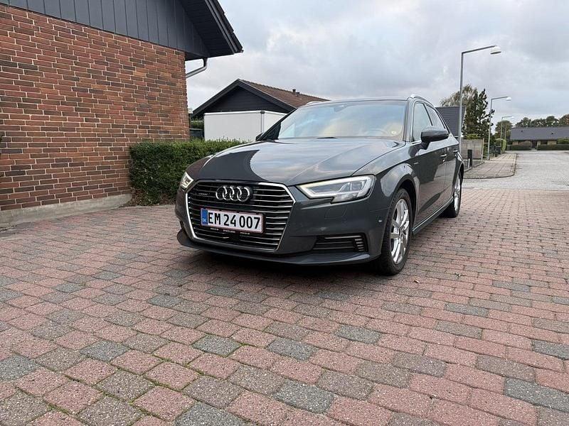 Gråmetal Brugt 2017 Audi A3 Sportback e-tron S-Line Hatchback | 209.000 kr. - Billede 1/4