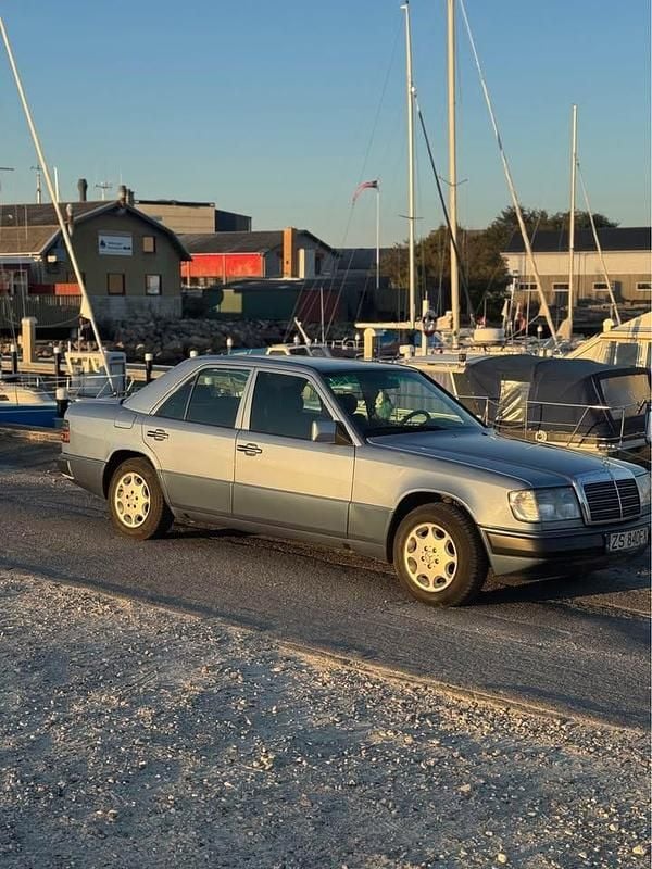 Brugt Mercedes E220 150 HK (110 kW) 1993 Sedan
