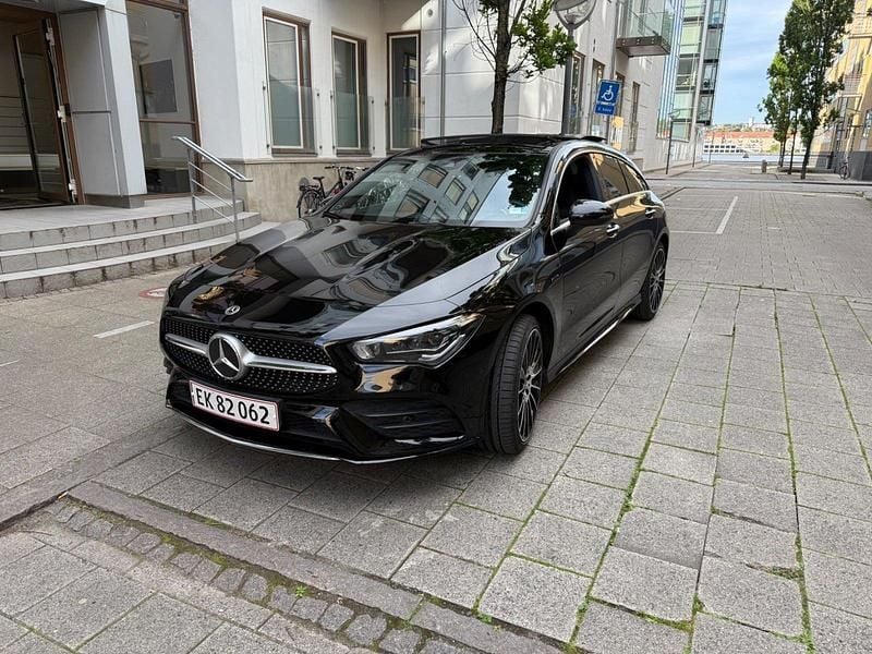 Sortmetal Brugt 2021 Mercedes CLA250e Shooting Brake Advantage Stationcar | 309.700 kr. (Super pris) - Billede 1/2